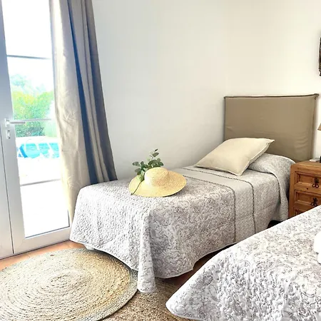 Villa Quite With Private Pool In