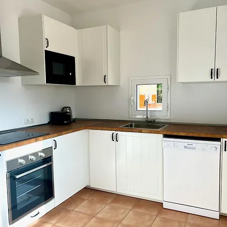 别墅 Quite With Private Pool In *