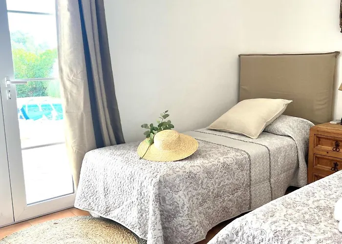 Villa Quite With Private Pool In