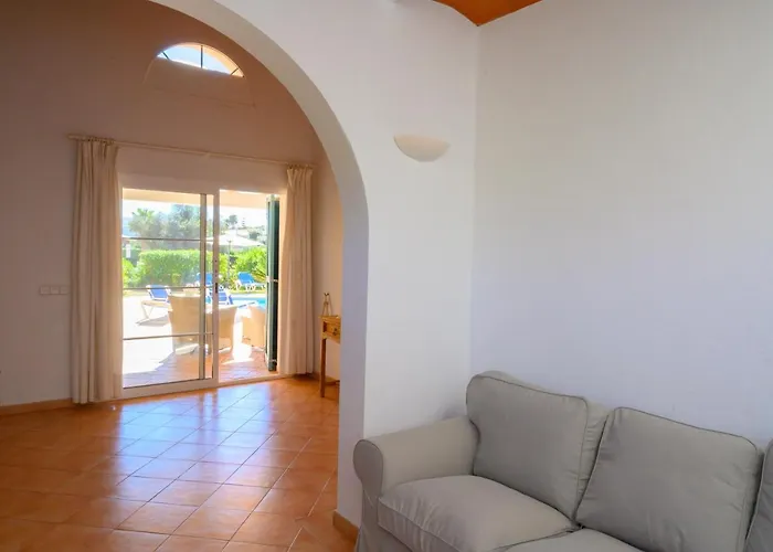 Villa Quite With Private Pool In *